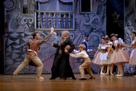 FOTKA - Velk romantick balet Copplia pot mal i velk v Nrodnm divadle