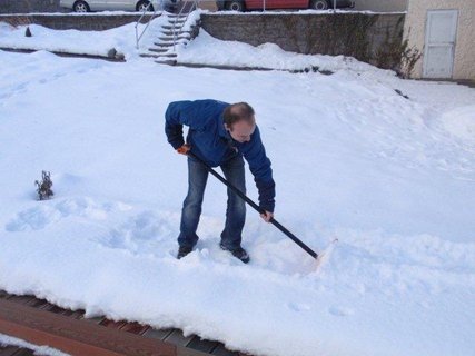 FOTKA - Jak se zbavit snhu a ledu na terase?