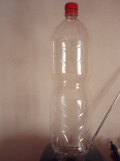 FOTKA - Vyrob si sama - Krmtko z plastov lahve