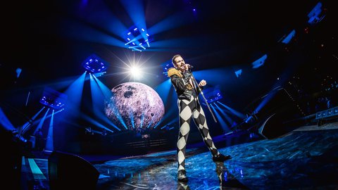FOTKA - Kapela QUEENIE si na sv narozeninov koncerty opt pipravila vpravnou show