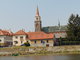 Podbrady troku jinak