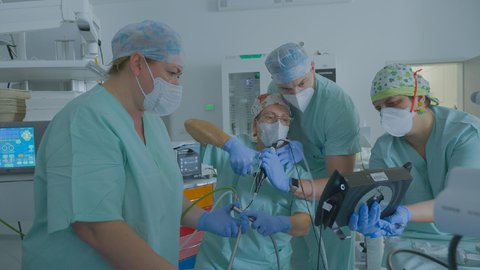 FOTKA - Nov dokusrie flkaky pin intimn pohled do prce t vznamnch eskch lkaek