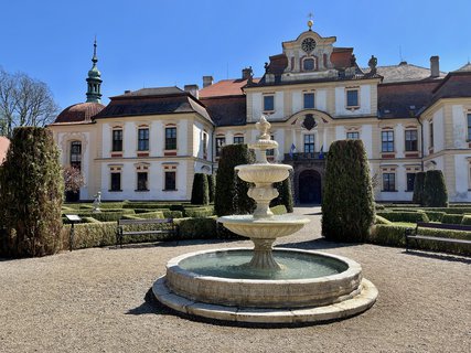 FOTKA - Zmek Jemnit, perla baroka