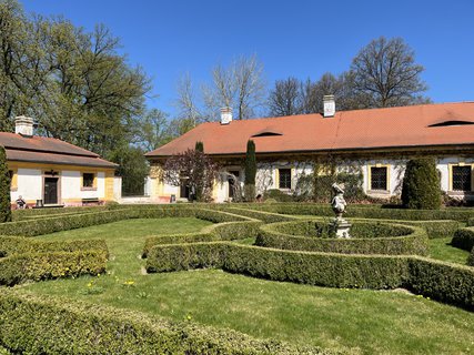 FOTKA - Zmek Jemnit, perla baroka