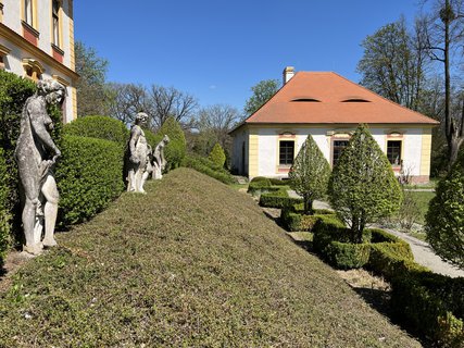 FOTKA - Zmek Jemnit, perla baroka