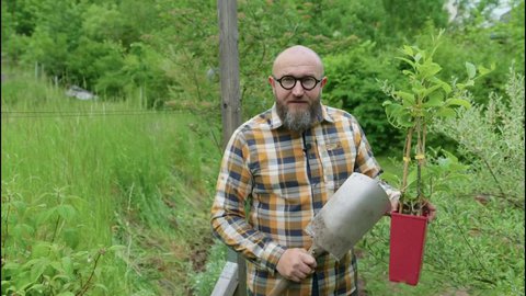 FOTKA - Zahradnk po ruce - 15. 6. 2025