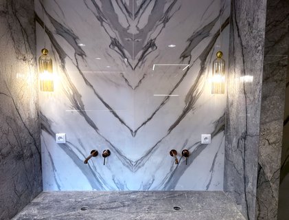 FOTKA - Mramorov efekt bez kompromis: Kdy prodn kmen ustoup keramice