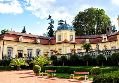 FOTKA - Putovn po jin Morav  Buchlovice, Vizovice