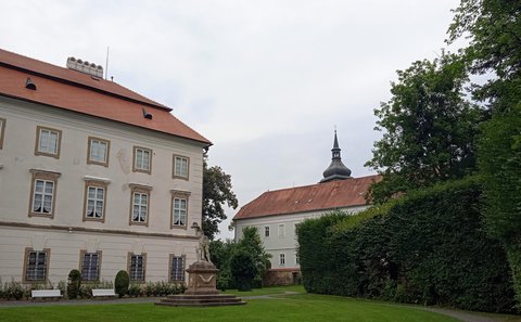 FOTKA - Putovn po jin Morav  Buchlovice, Vizovice