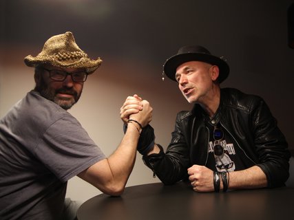 FOTKA - Hudebnk Daniel Kohout vydal po ticeti letech nov album. Poktila ho dcera Berenika.