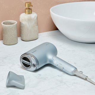 FOTKA - Tip na vnon drek: Fny Panasonic, kter peuj o vae vlasy i sebevdom