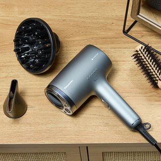 FOTKA - Tip na vnon drek: Fny Panasonic, kter peuj o vae vlasy i sebevdom