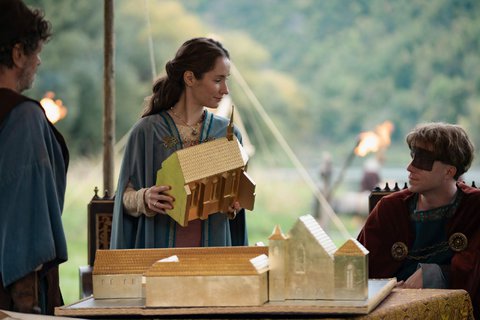 FOTKA - Nov� minis�rie Ane�ka: princezna i abaty�e