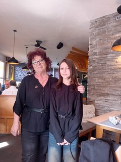 FOTKA - Pra�sk� reminiscence aneb 5 mobil� a jedna Manga