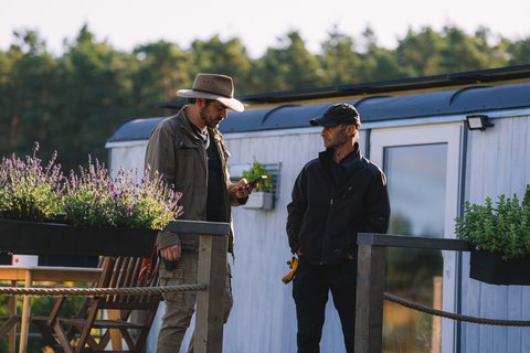 FOTKA - Farma Vojty Kotka, dl 8: Elektrik, ovk, ale tak kok, bagrista, stjnk... Kolik rol Vojta zvldne bhem jedinho dlu?