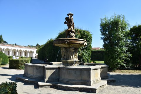 FOTKA - Putov�n� po ji�n� Morav� � Kv�tn� zahrada Krom���