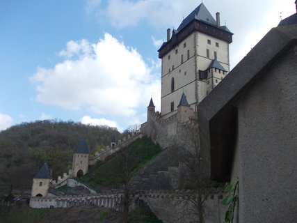 FOTKA - Putov�n� po Karl�tejn�