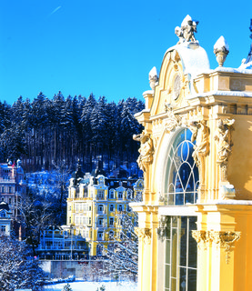 FOTKA - Mari�nsk� L�zn� l�kaj� rodiny na skv�l� bal��ky,  wellness a ly�ov�n� kousek od kolon�dy