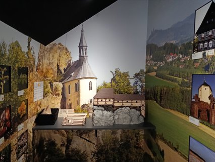 FOTKA - D�m p��rody �esk�ho r�je