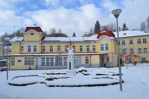 FOTKA - Vyzkou�ejte v�hodn� seniorsk� pobyty v l�zn�ch