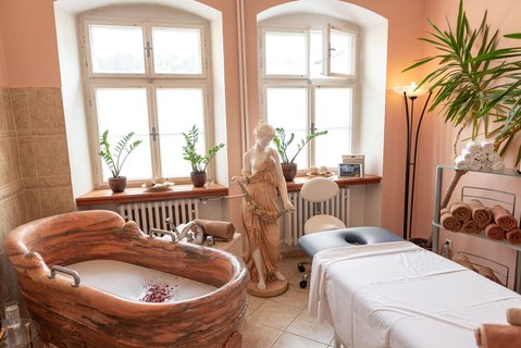 FOTKA - Vyzkou�ejte v�hodn� seniorsk� pobyty v l�zn�ch