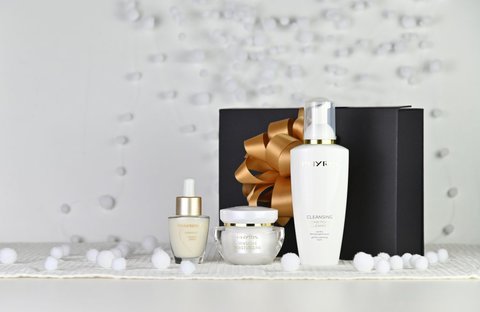 FOTKA - Valent�nsk� pr�vodce d�rky: Od luxusn�ho stylingu po h�ejivou prakti�nost