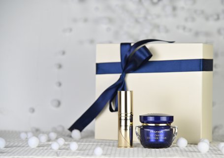 FOTKA - Valent�nsk� pr�vodce d�rky: Od luxusn�ho stylingu po h�ejivou prakti�nost