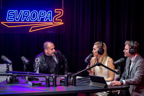 FOTKA - Nejlep�� interpreti roku 2025 podle Evropy 2 jsou zn�m�