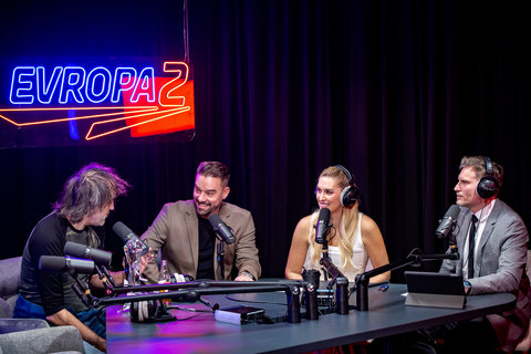 FOTKA - Nejlep�� interpreti roku 2025 podle Evropy 2 jsou zn�m�