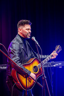 FOTKA - Nejlep�� interpreti roku 2025 podle Evropy 2 jsou zn�m�