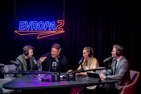 FOTKA - Nejlep�� interpreti roku 2025 podle Evropy 2 jsou zn�m�