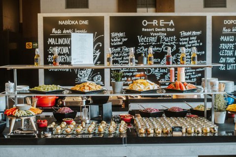 FOTKA - Nejromanti�t�j�� Valent�n nen� o kytici ani o �perku, ale o spole�n�m �ase