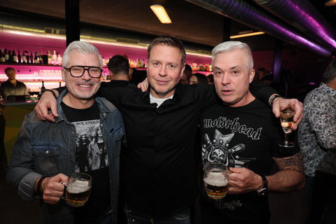 FOTKA - Vicemiss 2003 Mark�ta Divi�ov� slavila 20 let s�man�elem Tom�em Fuxou ve velk�m stylu