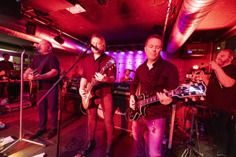 FOTKA - Vicemiss 2003 Mark�ta Divi�ov� slavila 20 let s�man�elem Tom�em Fuxou ve velk�m stylu