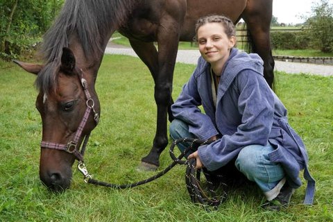 FOTKA - Rodinn� s�ga O lidech a kon�ch startuje na Prim� v sobotu 14. 3. 2026