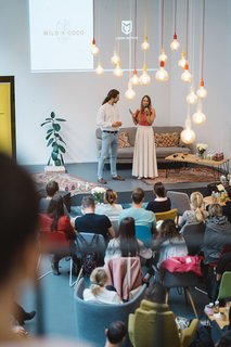 FOTKA - Dop�ejte si relaxa�n� zvukovou l�ze� Sound Healing s Kate�inou Rae