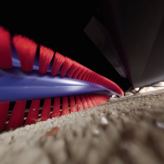 FOTKA - Budoucnost �klidu pat�� Dyson Spot+Scrub Ai: Prvn� robotick� vysava� zvl�dne such� i mokr� �i�t�n�