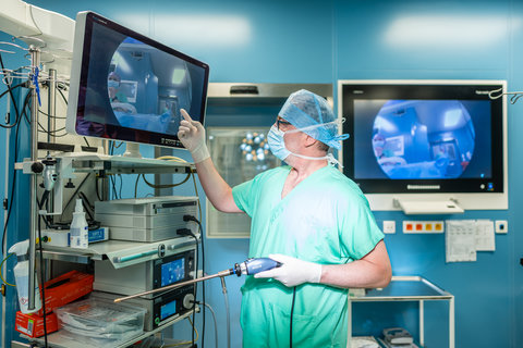 FOTKA - Endometri�za: nemoc, kter� m��e �en�m zm�nit �ivot. P�esto se o n� �asto mluv� a� po letech bolesti