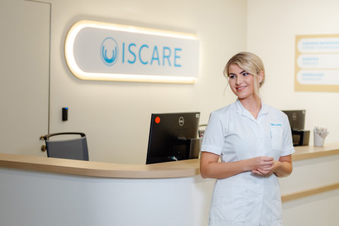 FOTKA - Endometri�za: nemoc, kter� m��e �en�m zm�nit �ivot. P�esto se o n� �asto mluv� a� po letech bolesti