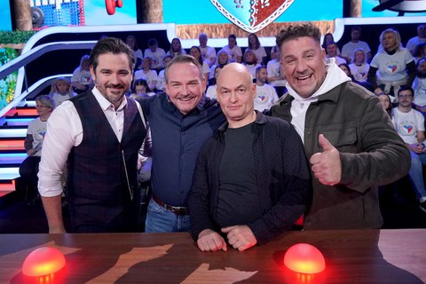 FOTKA - M�me r�di �esko: Dabingov� speci�l! Pracha�ovi selh�v� sluch, Kotkovi kolena a Bou�ek u� to mus� jenom ukecat