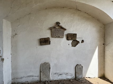 FOTKA - �idovsk� h�bitov v D�ev�kov�