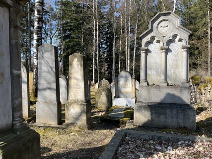 FOTKA - �idovsk� h�bitov v D�ev�kov�