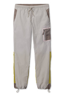 FOTKA - Nov� kolekce Columbia Icons se inspirovala divok�mi kv�ty stezky v Oregonu