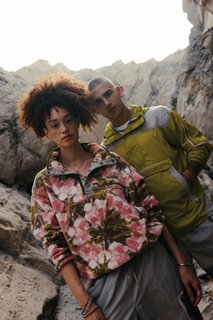 FOTKA - Nov� kolekce Columbia Icons se inspirovala divok�mi kv�ty stezky v Oregonu