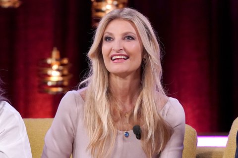 FOTKA - U Adely: Mrtv� pes v letadle, kon� jako ve�ejn� d�m a Tereza Maxov�