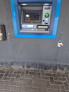 FOTKA - Bankomat a p��hoda z hotelu