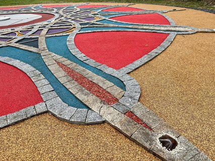 FOTKA - Hlavn� m�sto pro oslavu Sv�tov�ho dne labyrint�?  Jednozna�n� Labyrint�rium Lou�e�