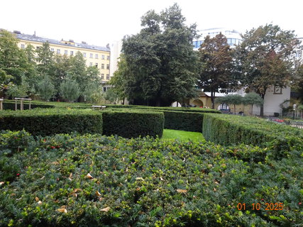 FOTKA - Franti�k�nsk� zahrada - zelen� o�za v centru m�sta