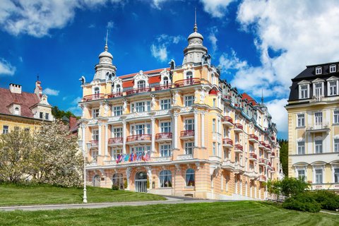 FOTKA - Dovolen�, po kter� se vr�t�te pln� energie. Objevte last minute kouzlo Mari�nsk�ch L�zn�