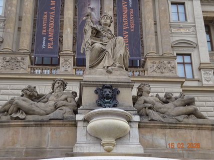 FOTKA - N�rodn� muzeum v Praze - nejv�znamn�j�� �esk� muzejn� instituce